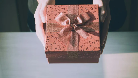 Unique and Personal: The Ultimate Guide to Finding the Perfect Birthday Gift